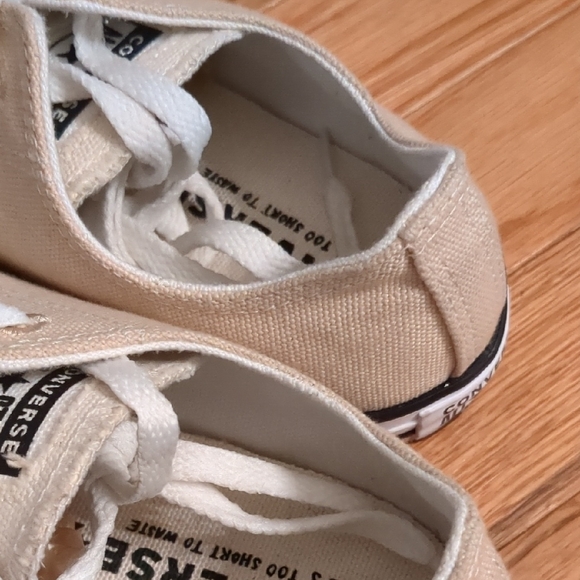 Converse Shoes - Picture 7 of 8